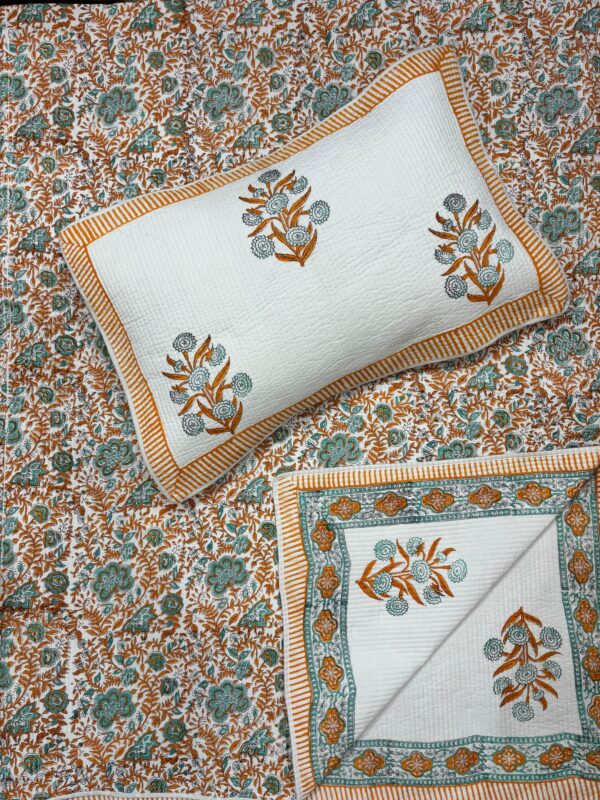 Block Print Comforter With 2 Pillows