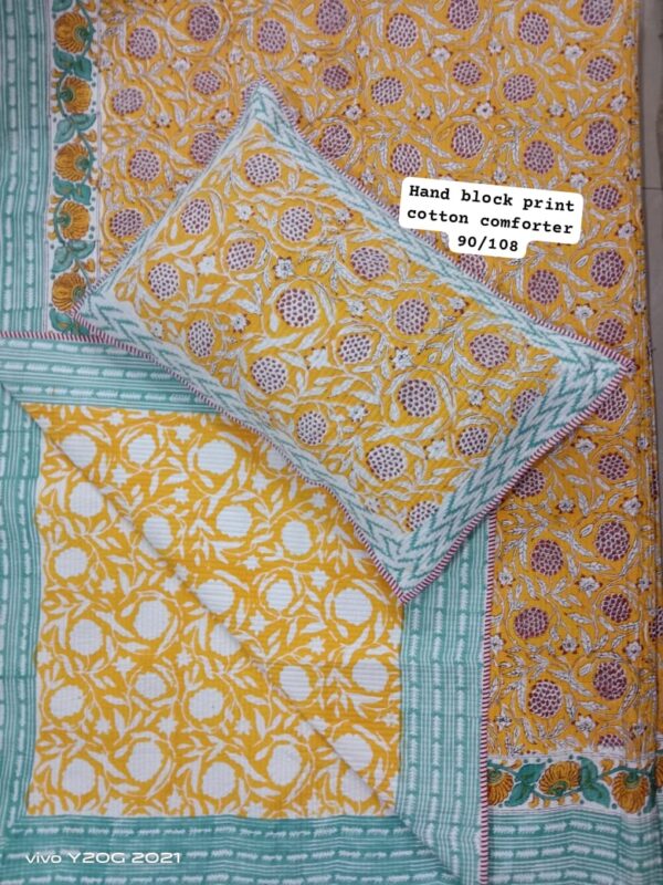 Block Print Comforter With 2 Pillows