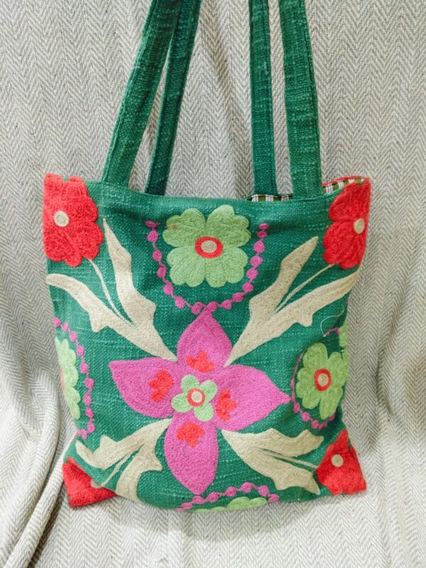 Suzani Tnt tote Bag