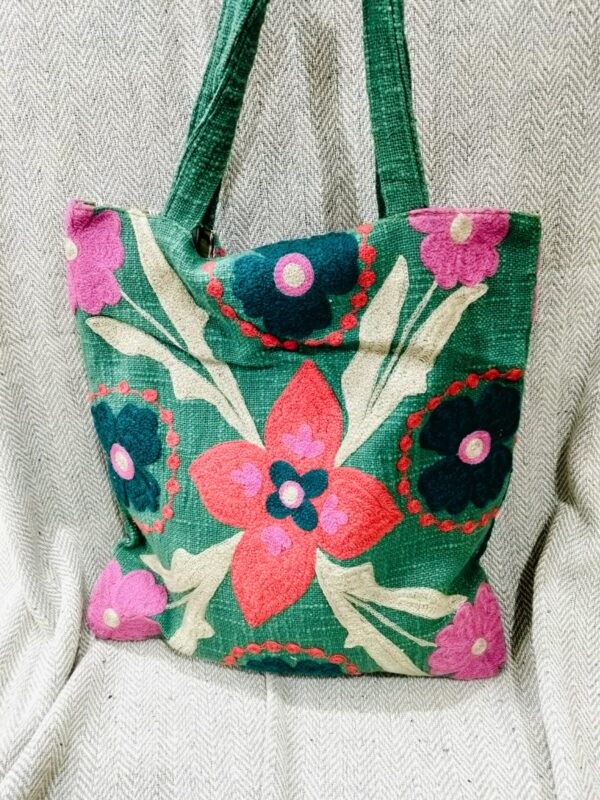 Suzani Tnt tote Bag