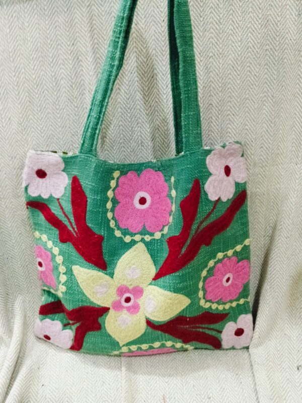 Suzani Tnt tote Bag
