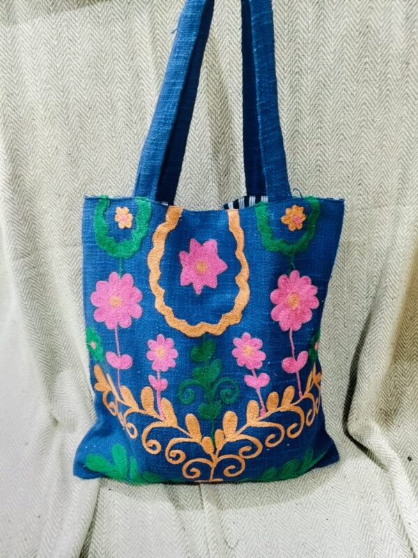 Suzani Tnt tote Bag