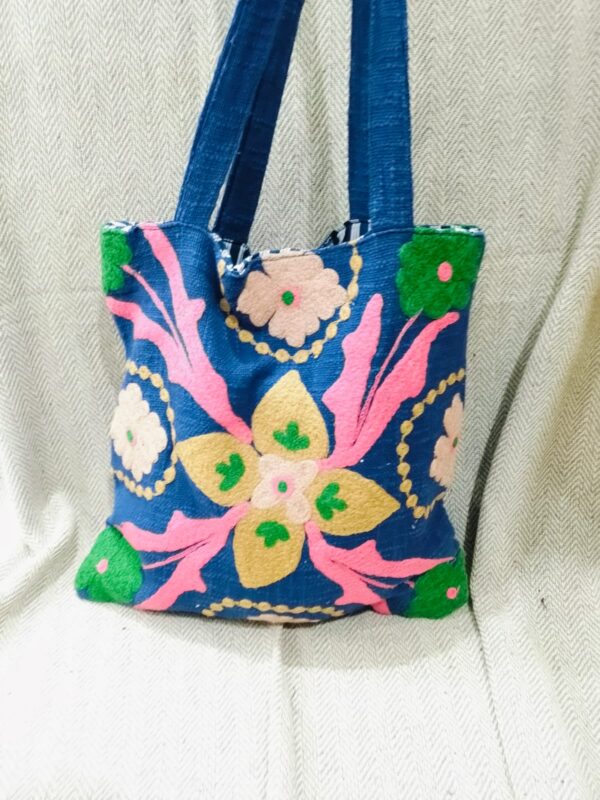 Suzani Tnt tote Bag