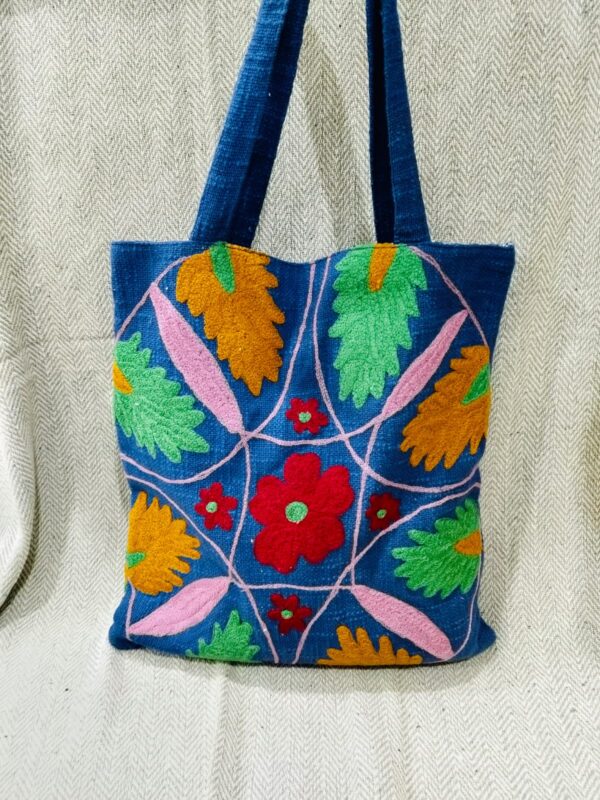 Suzani Tnt tote Bag