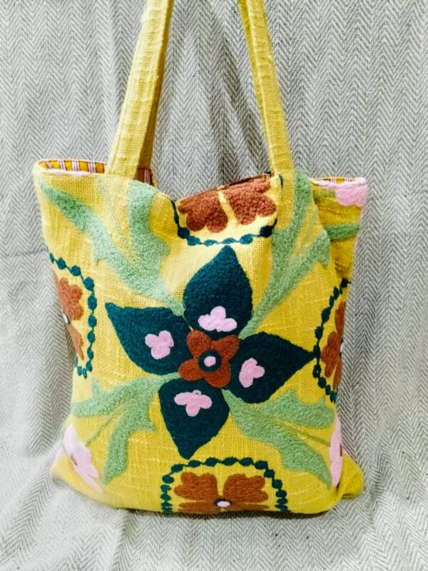 Suzani Tnt tote Bag